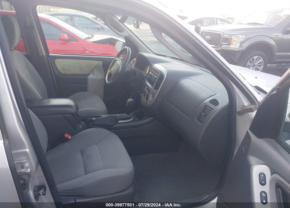 2005 FORD ESCAPE XLT VIN: 1FMYU93175KD11299