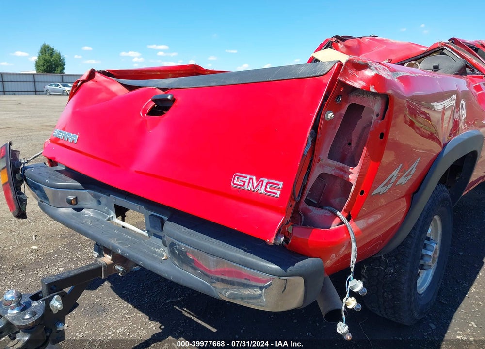 2005 GMC SIERRA 2500HD SLE VIN: 1GTHK29G65E208368