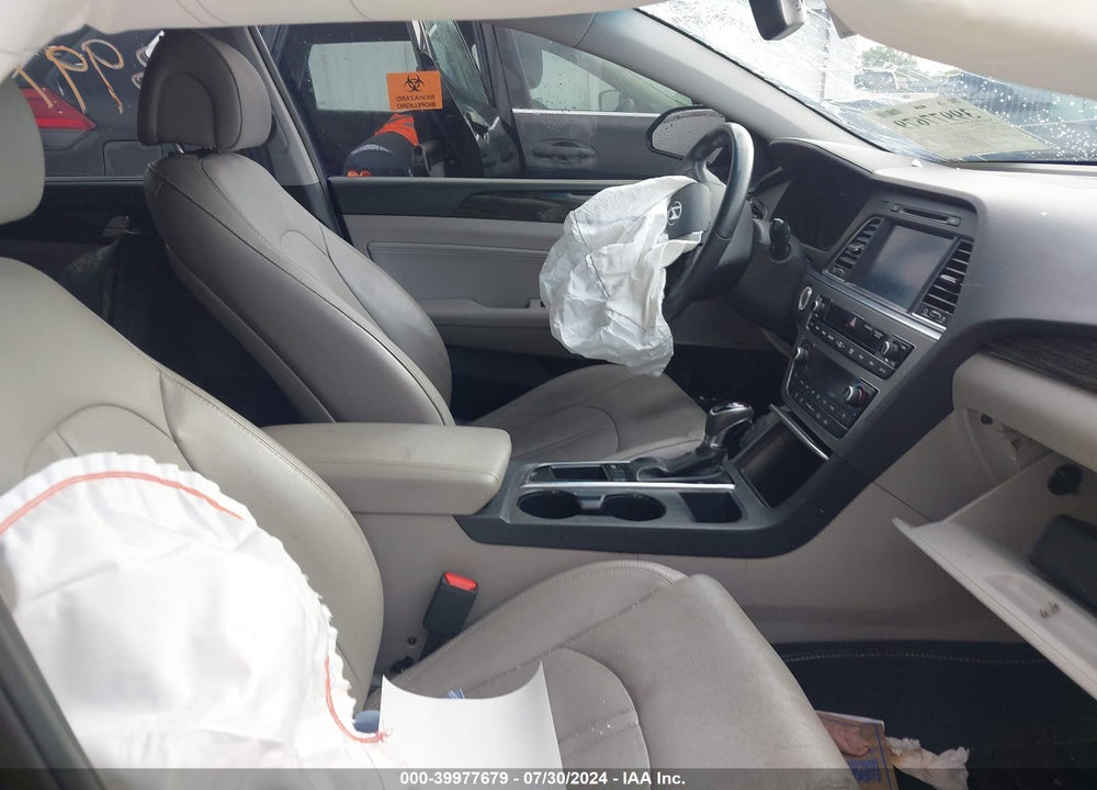 2017 HYUNDAI SONATA LIMITED/SPORT VIN: 5NPE34AF9HH561030