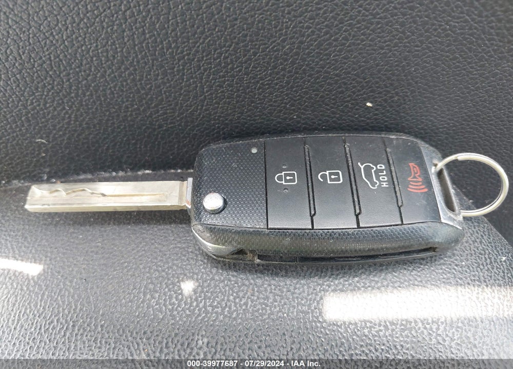 2016 KIA SORENTO 2.4L LX VIN: 5XYPGDA3XGG108124