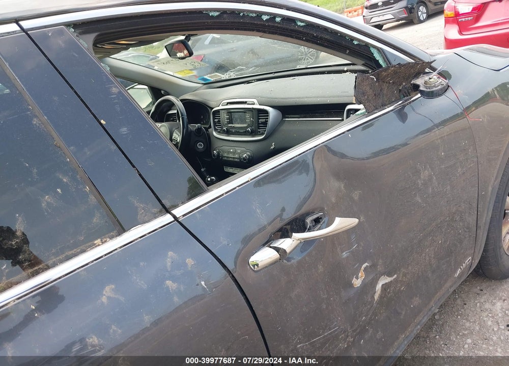 2016 KIA SORENTO 2.4L LX VIN: 5XYPGDA3XGG108124