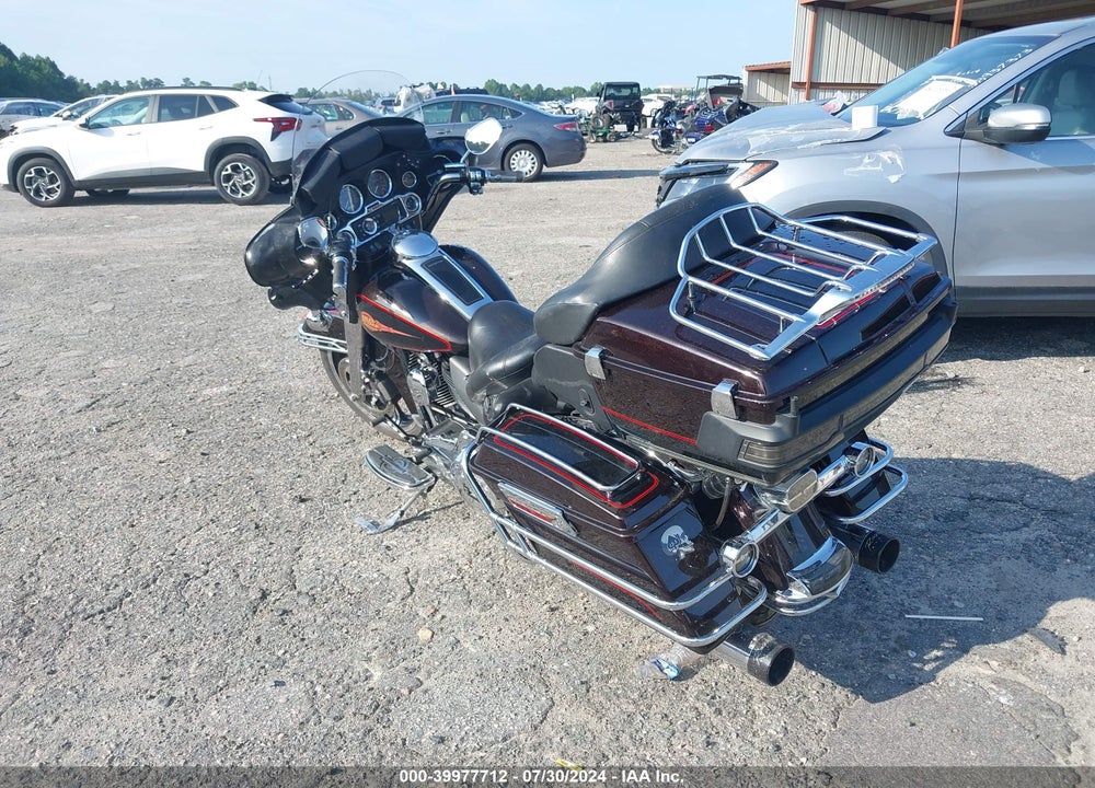 2011 HARLEY-DAVIDSON FLHTC VIN: 1HD1FF410BB678052