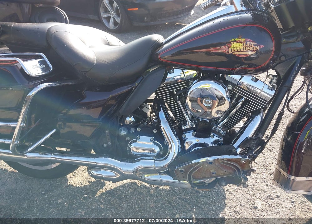 2011 HARLEY-DAVIDSON FLHTC VIN: 1HD1FF410BB678052