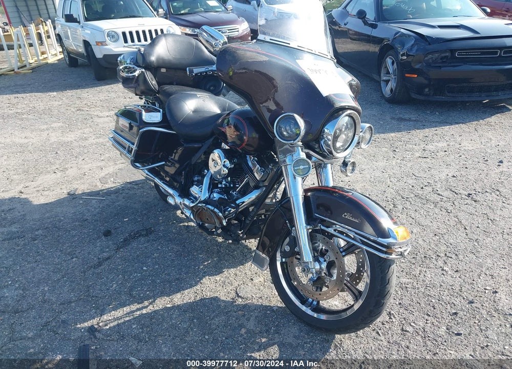 2011 HARLEY-DAVIDSON FLHTC VIN: 1HD1FF410BB678052