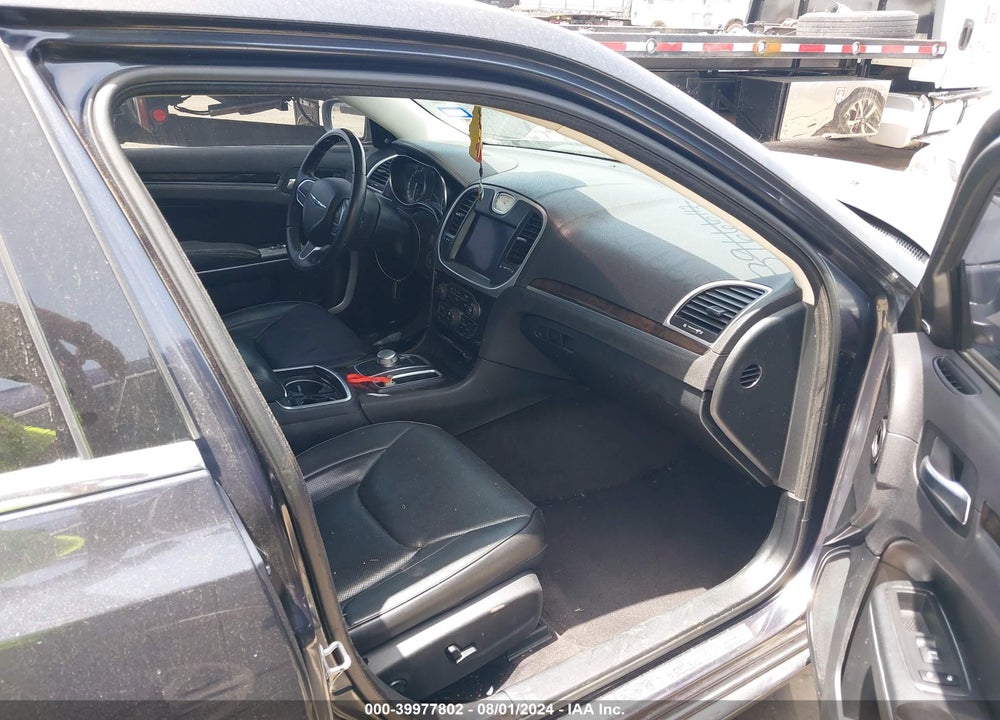 2018 CHRYSLER 300 LIMITED VIN: 2C3CCAEG9JH262066
