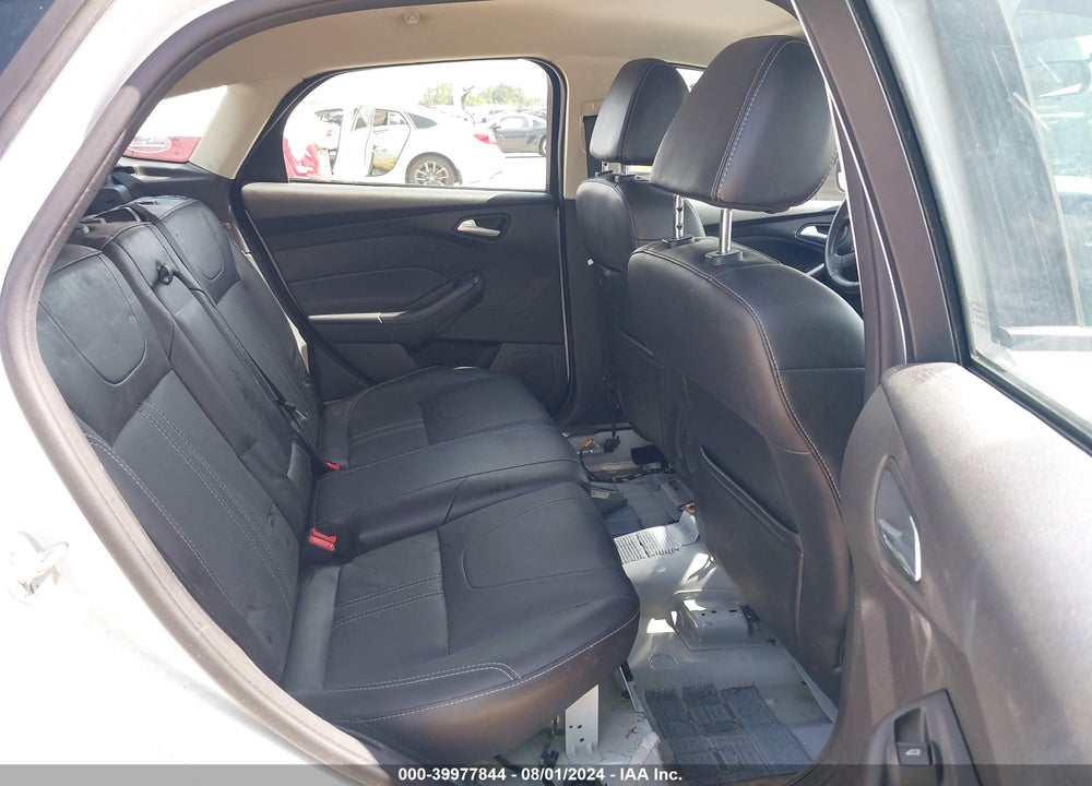 2014 FORD FOCUS SE VIN: 1FADP3K28EL258811