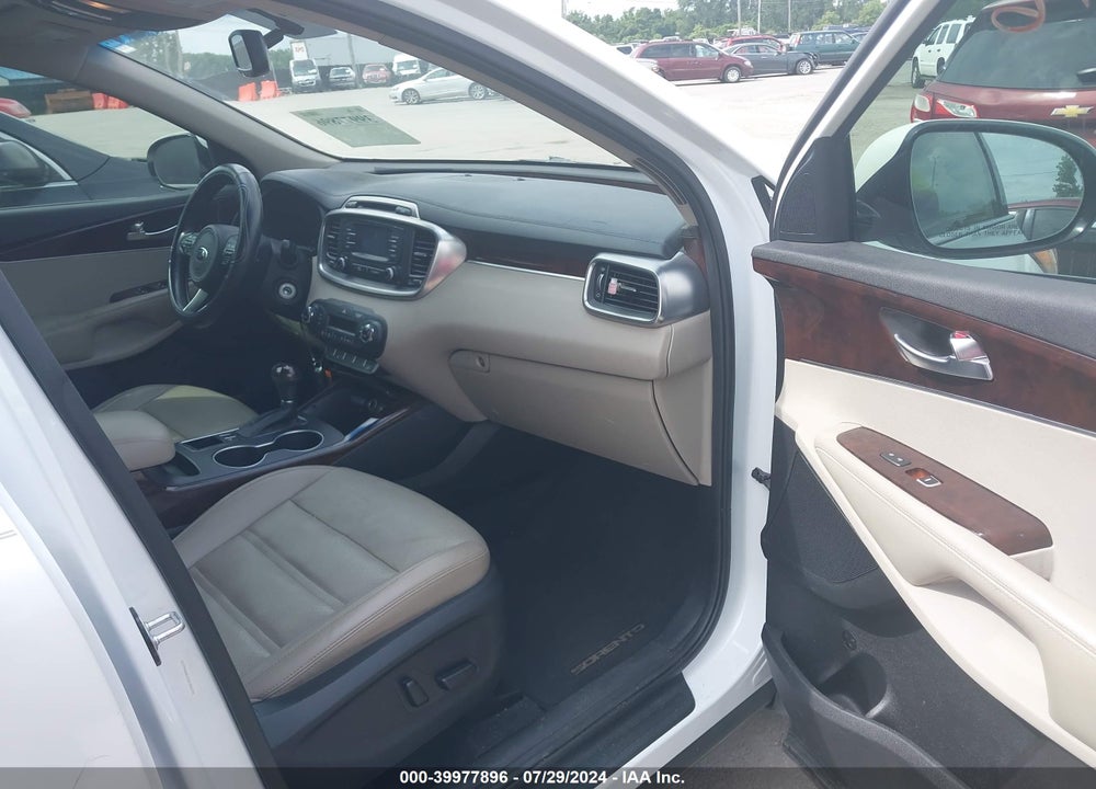 2016 KIA SORENTO 3.3L EX VIN: 5XYPH4A5XGG186000