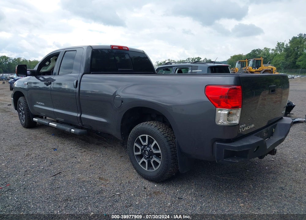 2011 TOYOTA TUNDRA GRADE 5.7L V8 VIN: 5TFCY5F13BX012138