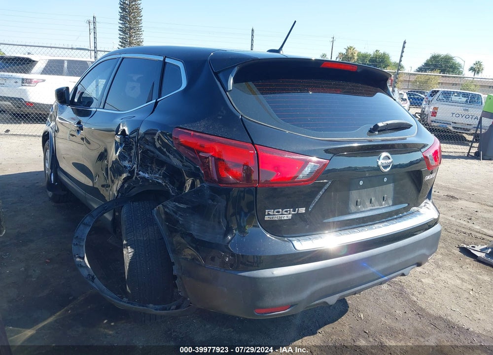 2018 NISSAN ROGUE SPORT S VIN: JN1BJ1CP1JW194477