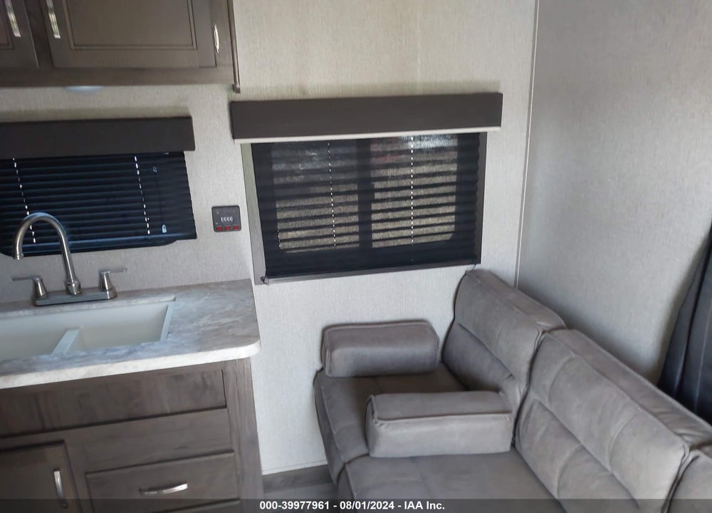 2021 JAYCO JAY FLIGHT VIN: 1UJBJ0BN5M17V3036