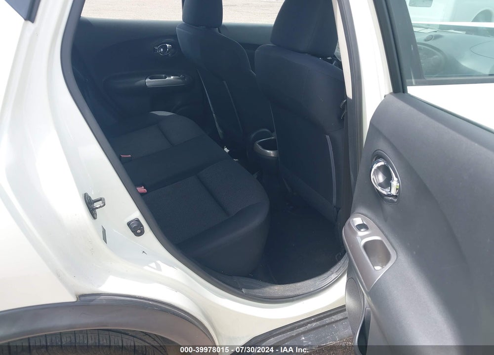 2011 NISSAN JUKE S VIN: JN8AF5MV7BT011024