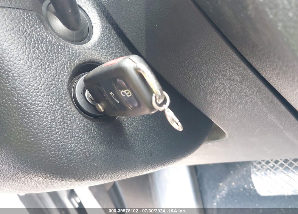 2012 VOLKSWAGEN JETTA 2.5L SE VIN: 3VWDP7AJ2CM007771
