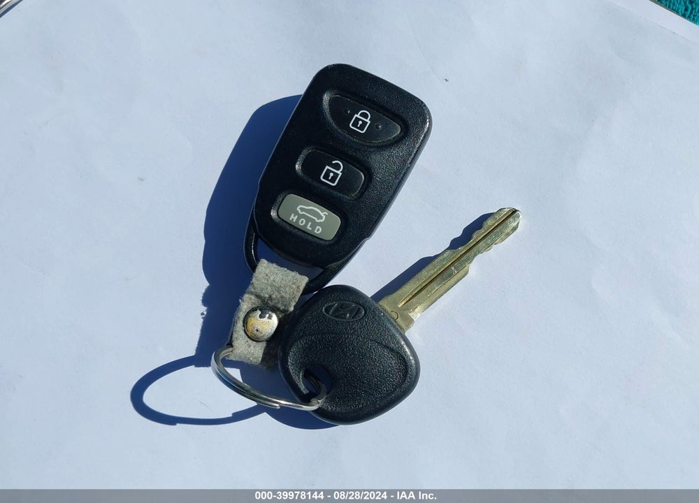 2013 HYUNDAI ELANTRA GS VIN: KMHDH6AE5DU015367
