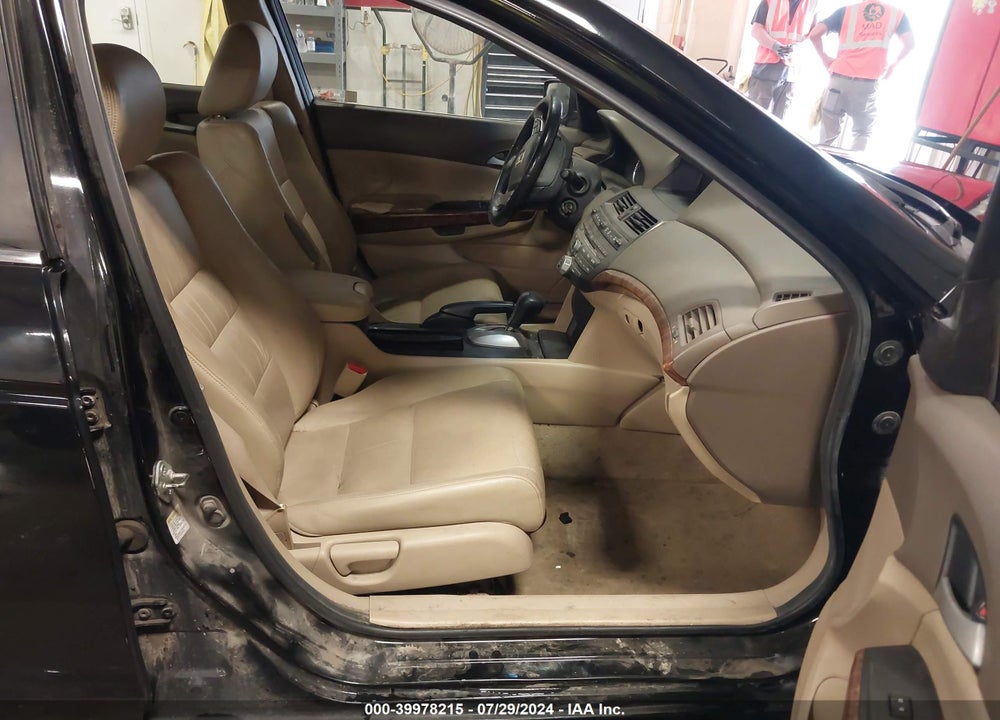 2010 HONDA ACCORD SDN 2.4 EX-L/EX-L VIN: 1HGCP2F86AA072688