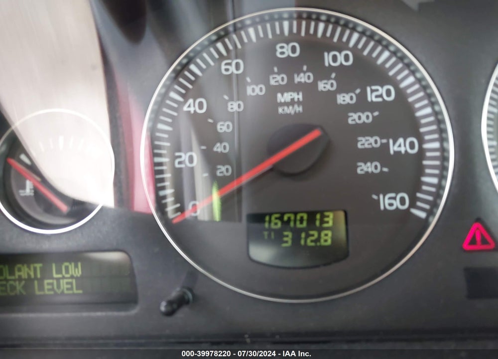 2004 VOLVO XC70 2.5T VIN: YV1SZ59H141149855