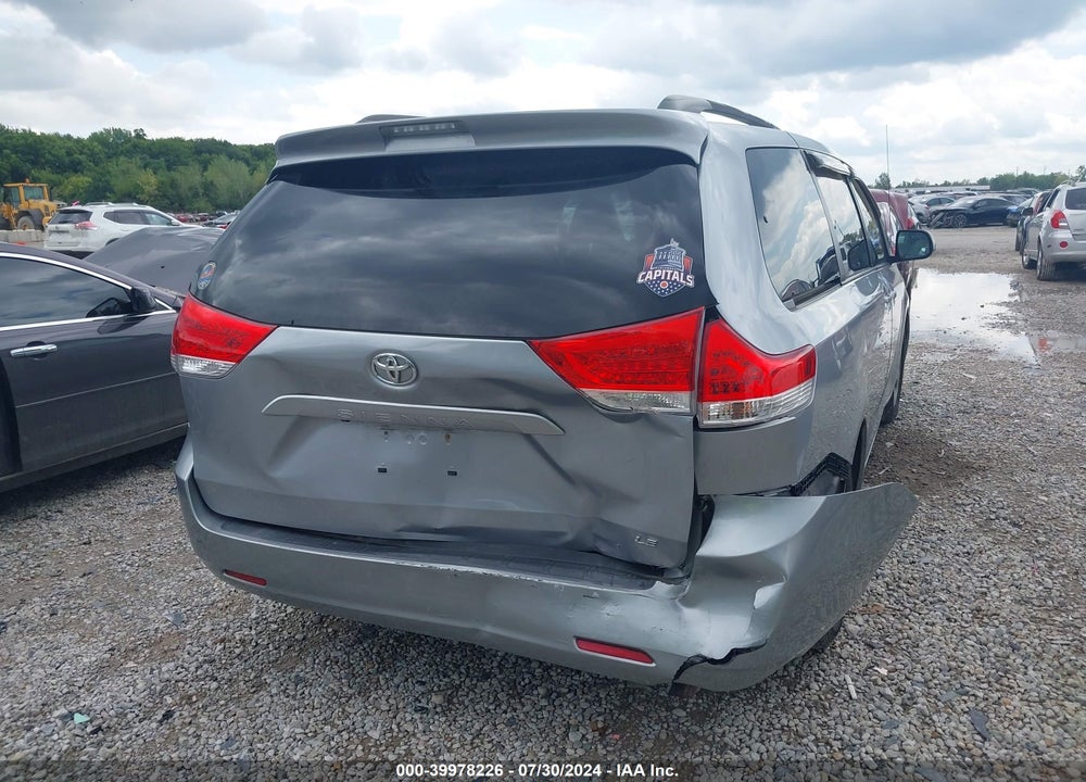 2011 TOYOTA SIENNA LE V6 VIN: 5TDKK3DC1BS161207