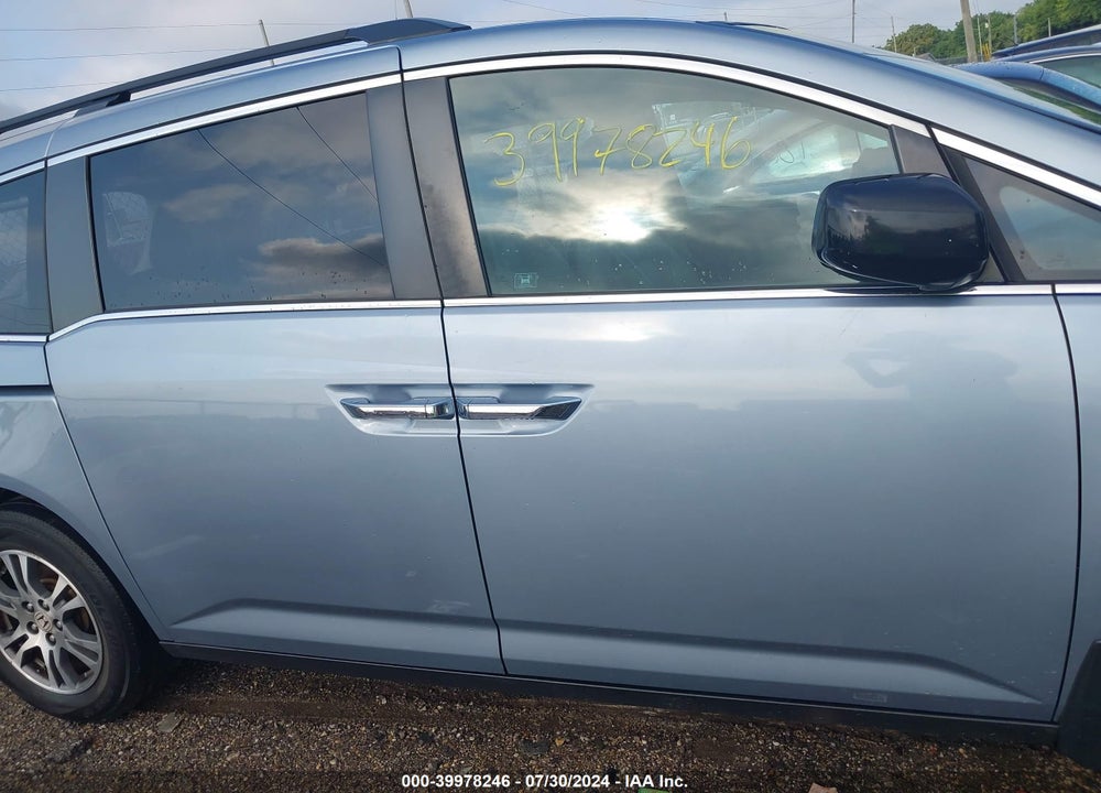 2011 HONDA ODYSSEY EX-L VIN: 5FNRL5H62BB025748