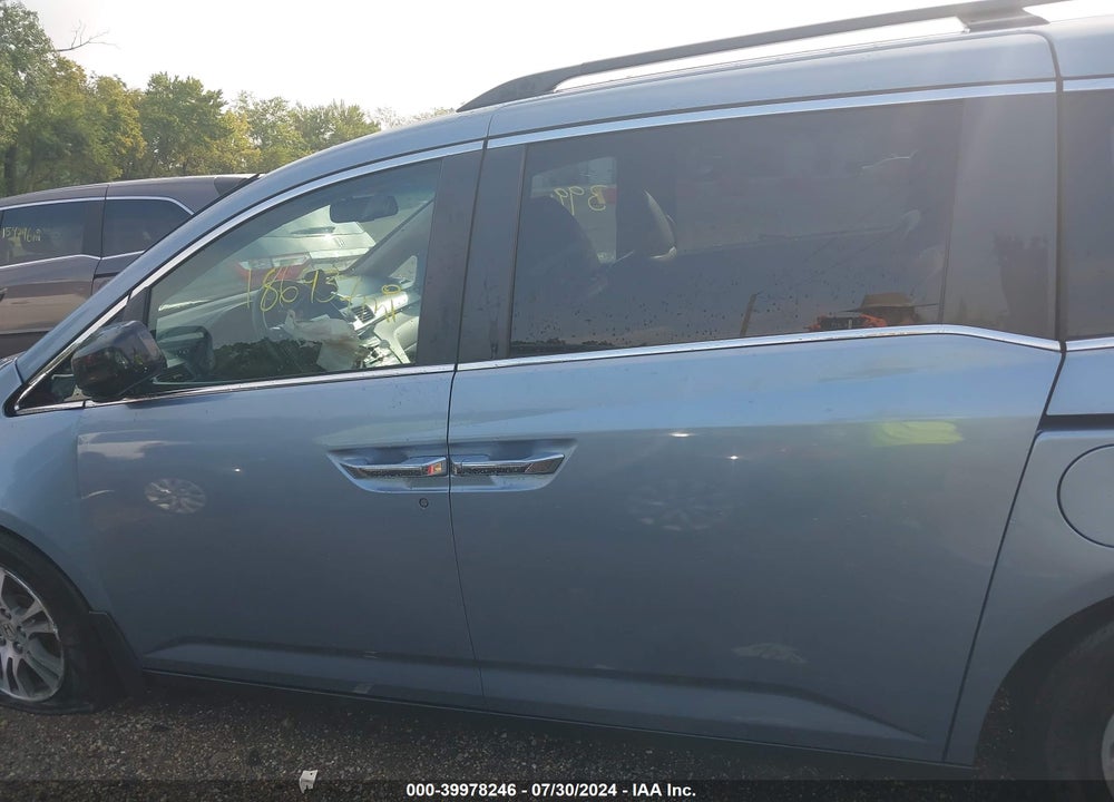 2011 HONDA ODYSSEY EX-L VIN: 5FNRL5H62BB025748