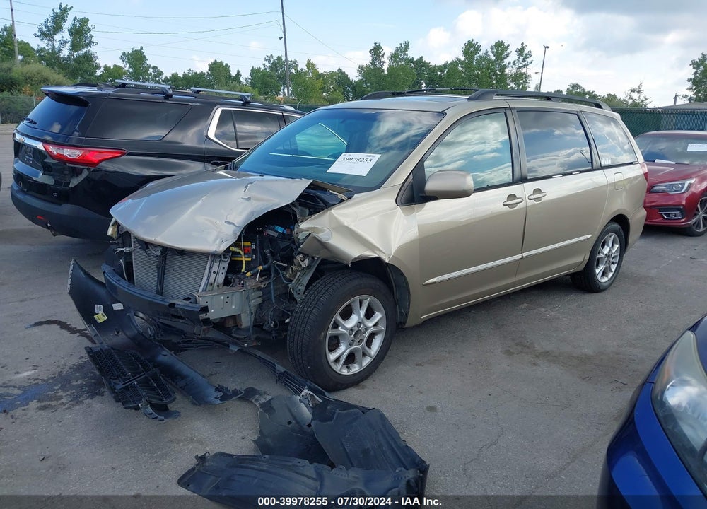 2004 TOYOTA SIENNA VIN: 5TDZA22C94S135455