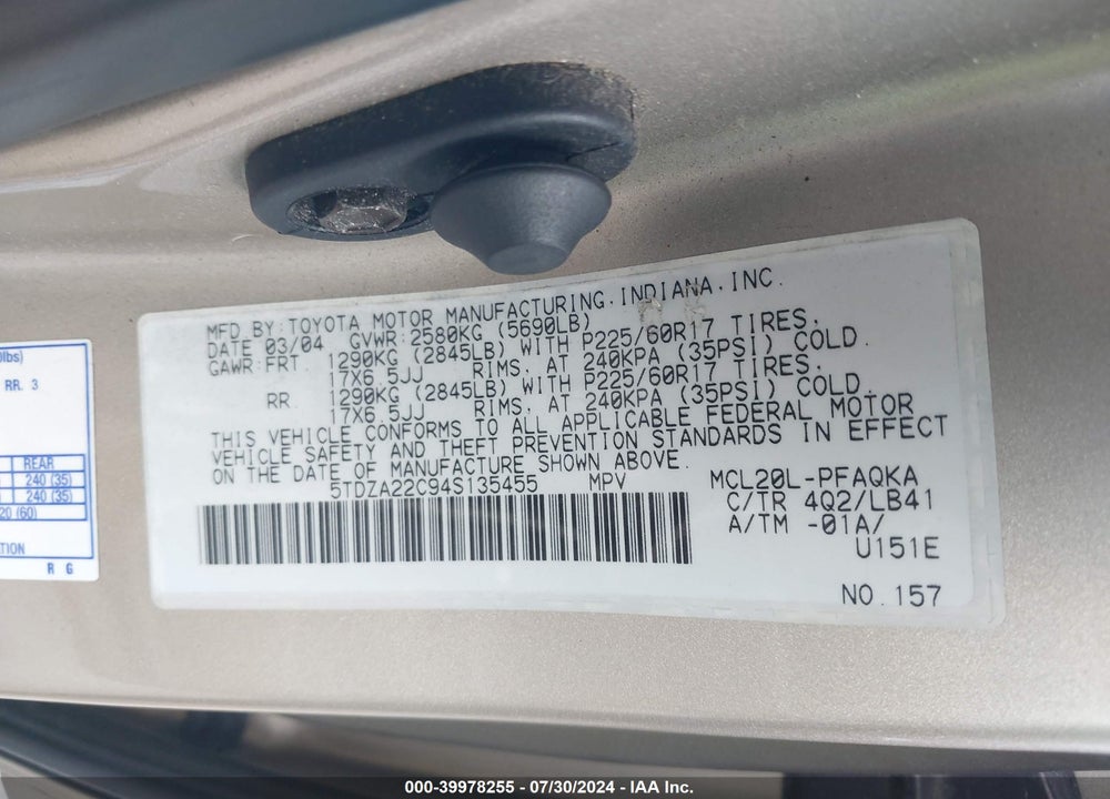 2004 TOYOTA SIENNA VIN: 5TDZA22C94S135455