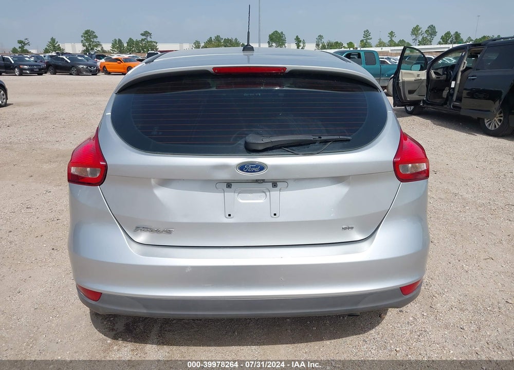 2018 FORD FOCUS SE VIN: 1FADP3K26JL240107