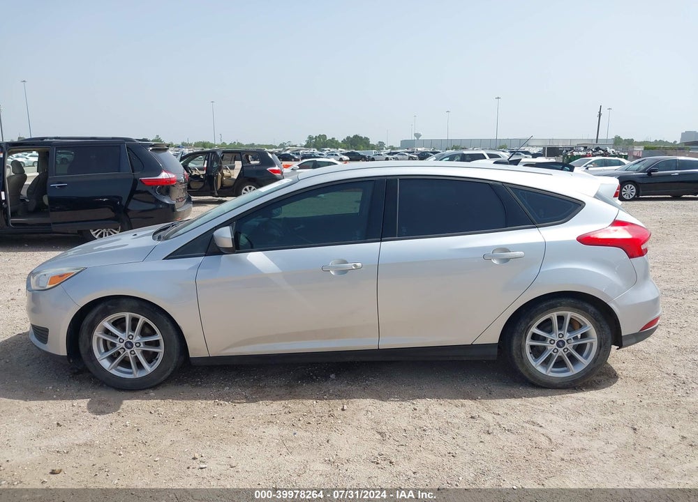 2018 FORD FOCUS SE VIN: 1FADP3K26JL240107
