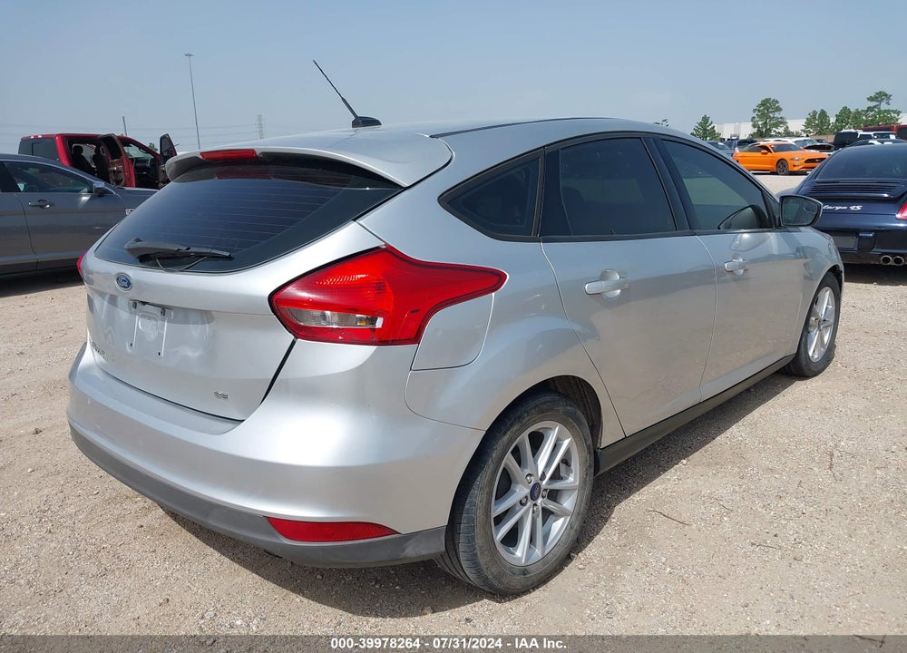 2018 FORD FOCUS SE VIN: 1FADP3K26JL240107