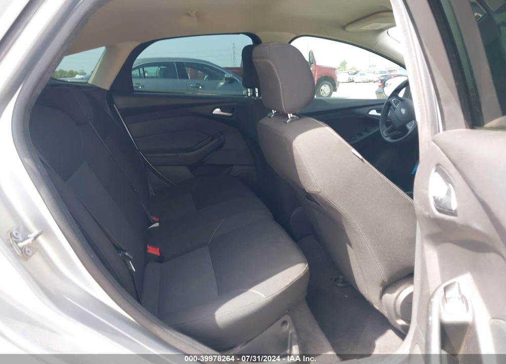 2018 FORD FOCUS SE VIN: 1FADP3K26JL240107
