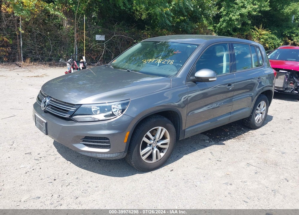 2013 VOLKSWAGEN TIGUAN S VIN: WVGBV3AX6DW584782
