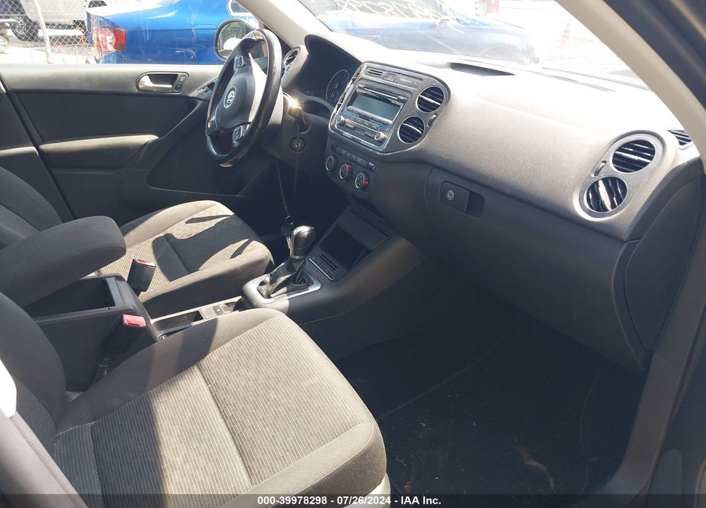 2013 VOLKSWAGEN TIGUAN S VIN: WVGBV3AX6DW584782