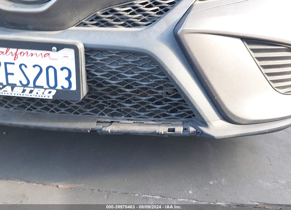 2019 TOYOTA CAMRY SE VIN: 4T1B11HK2KU206140