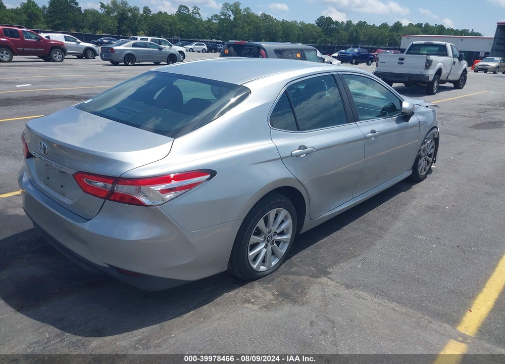 2018 TOYOTA CAMRY LE VIN: 4T1B11HK5JU645606