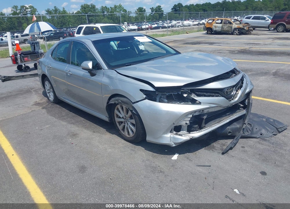 2018 TOYOTA CAMRY LE VIN: 4T1B11HK5JU645606