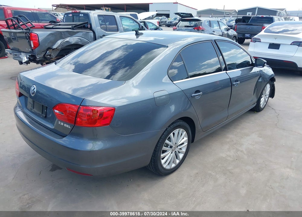 2013 VOLKSWAGEN JETTA 2.5L SEL VIN: 3VWLX7AJ7DM258668