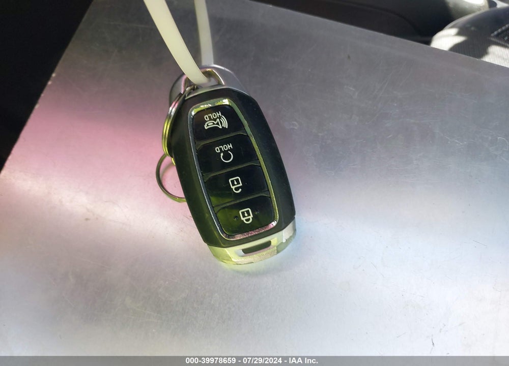 2022 HYUNDAI VENUE LIMITED VIN: KMHRC8A31NU180056