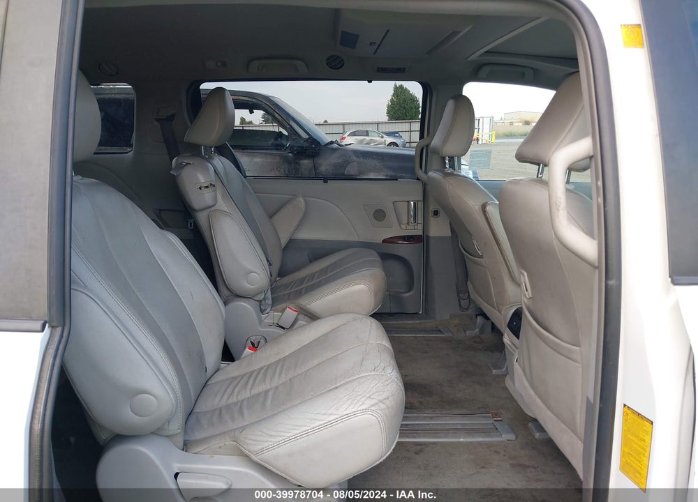 2012 TOYOTA SIENNA XLE V6 8 PASSENGER VIN: 5TDYK3DC8CS262465
