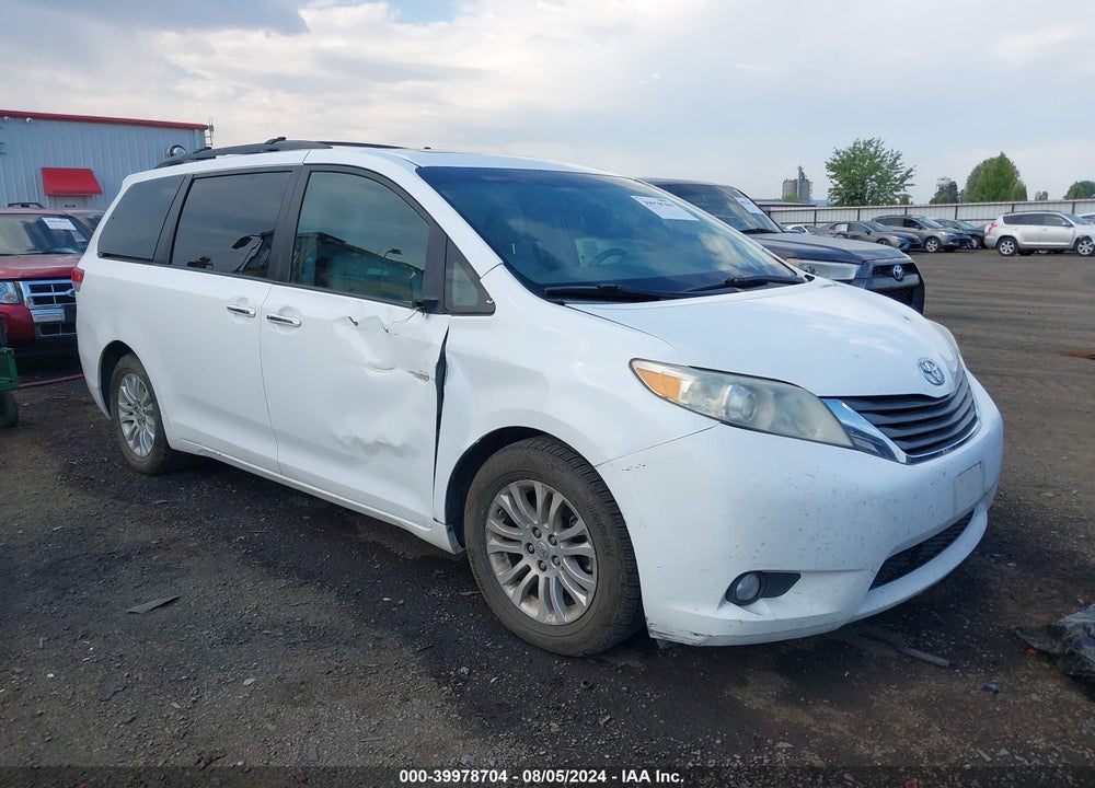 2012 TOYOTA SIENNA XLE V6 8 PASSENGER VIN: 5TDYK3DC8CS262465