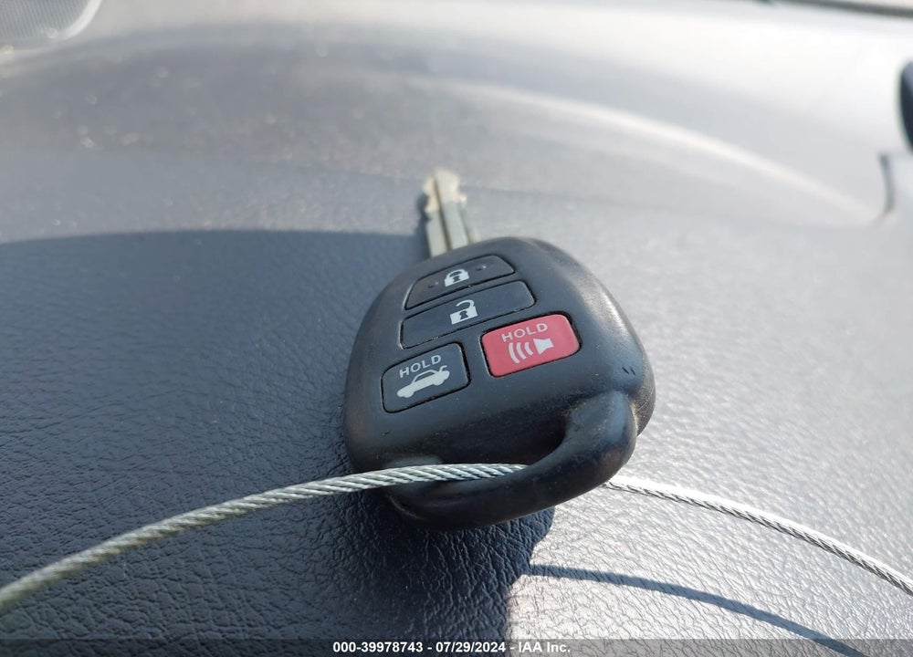 2016 TOYOTA CAMRY SE VIN: 4T1BF1FK3GU243581