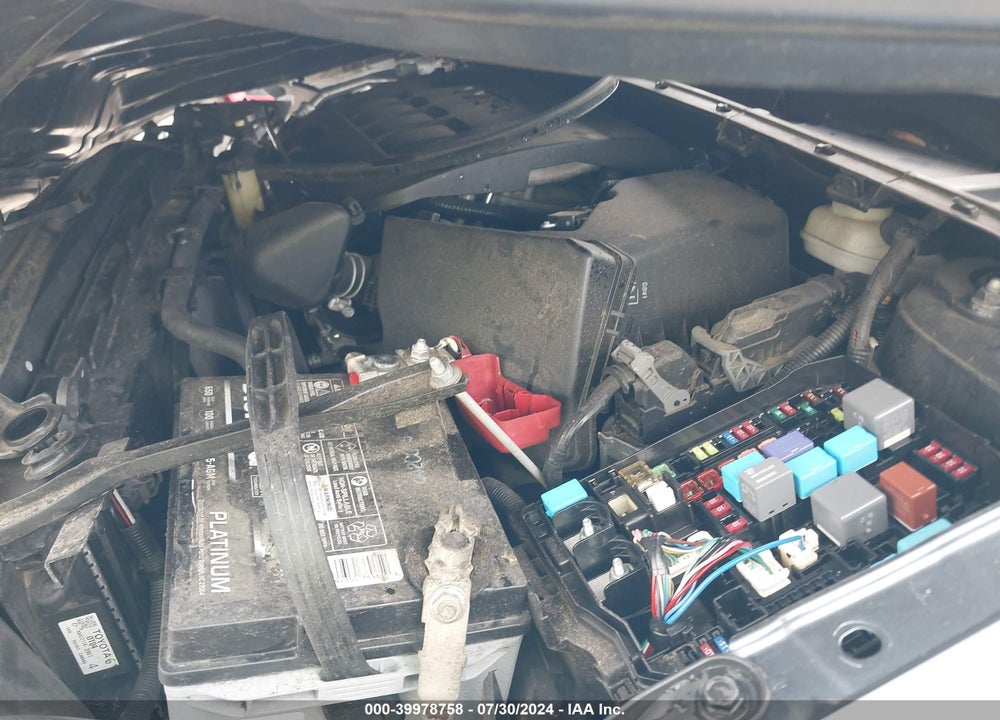 2019 TOYOTA COROLLA LE VIN: 2T1BURHE3KC139579