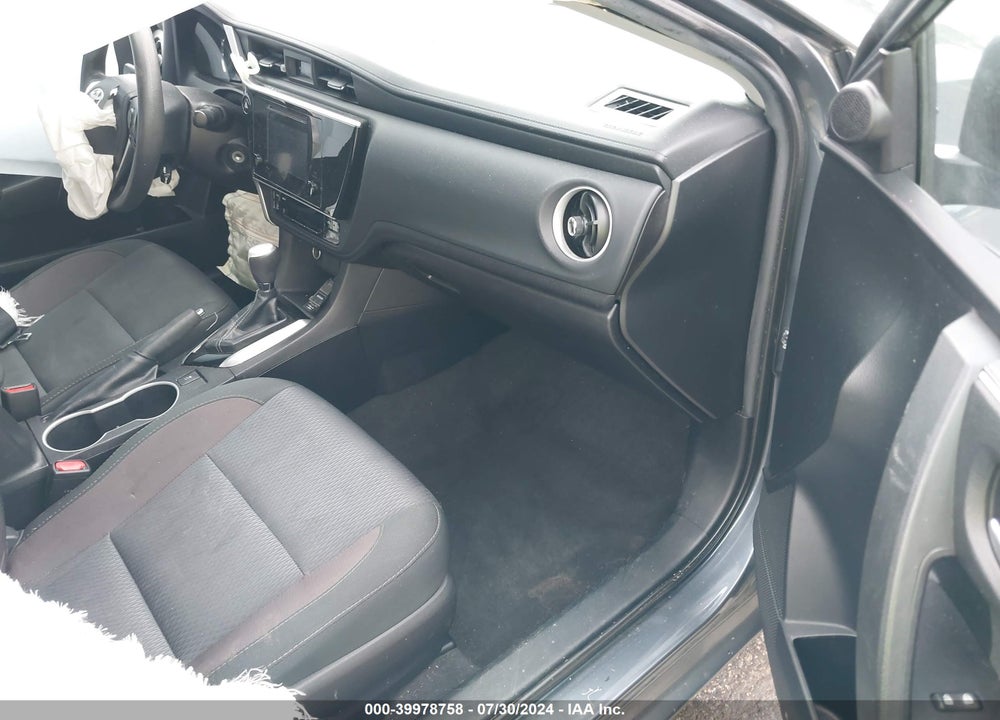 2019 TOYOTA COROLLA LE VIN: 2T1BURHE3KC139579