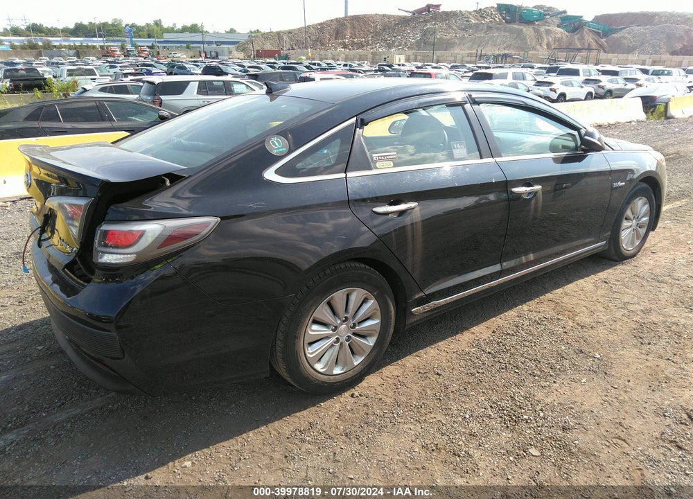 2016 HYUNDAI SONATA HYBRID SE VIN: KMHE24L18GA036076