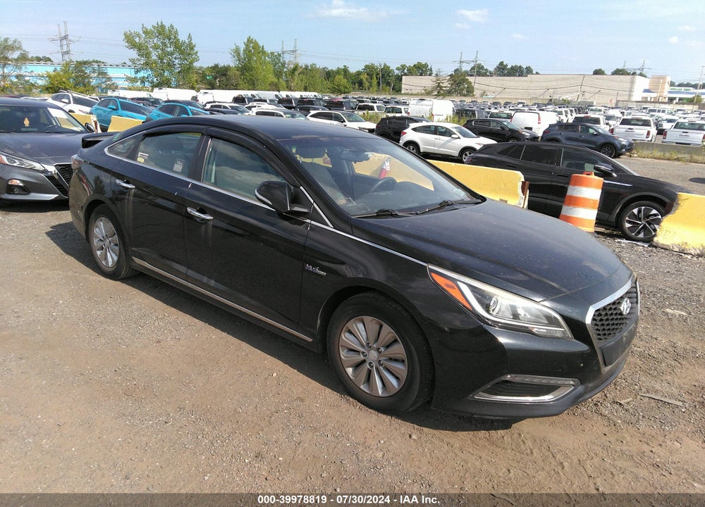 2016 HYUNDAI SONATA HYBRID SE VIN: KMHE24L18GA036076