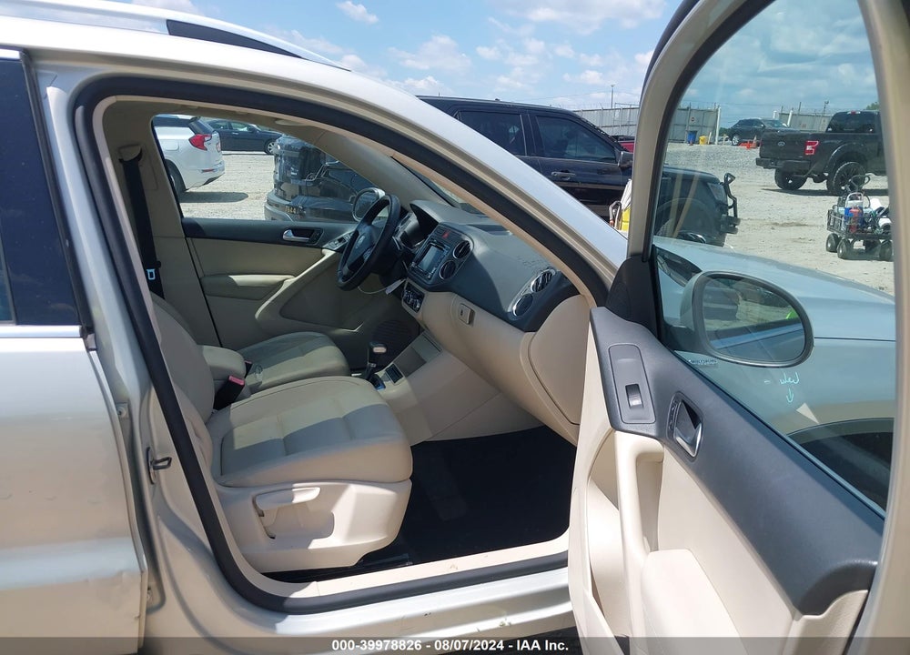 2010 VOLKSWAGEN TIGUAN WOLFSBURG EDITION VIN: WVGAV7AX7AW516294