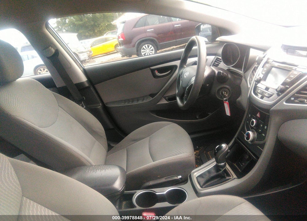 2016 HYUNDAI ELANTRA SE VIN: 5NPDH4AE1GH718293