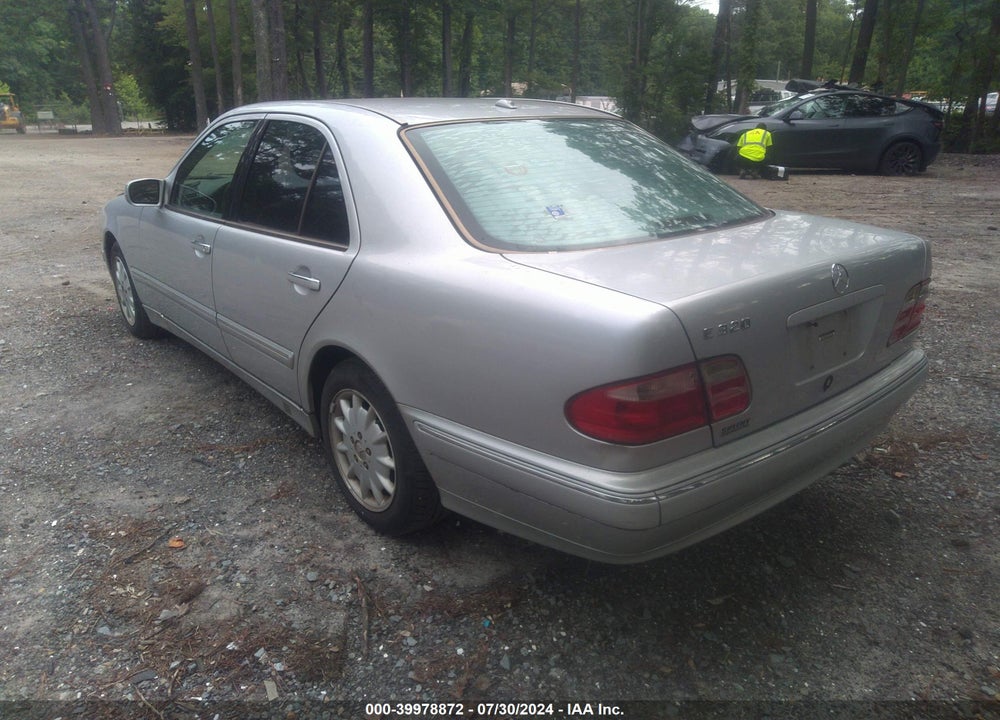 2001 MERCEDES-BENZ E 320 VIN: WDBJF65J21B323784