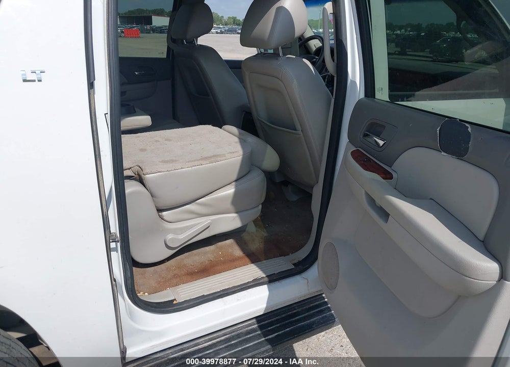 2011 CHEVROLET SUBURBAN 1500 LT1 VIN: 1GNSCJE01BR319282