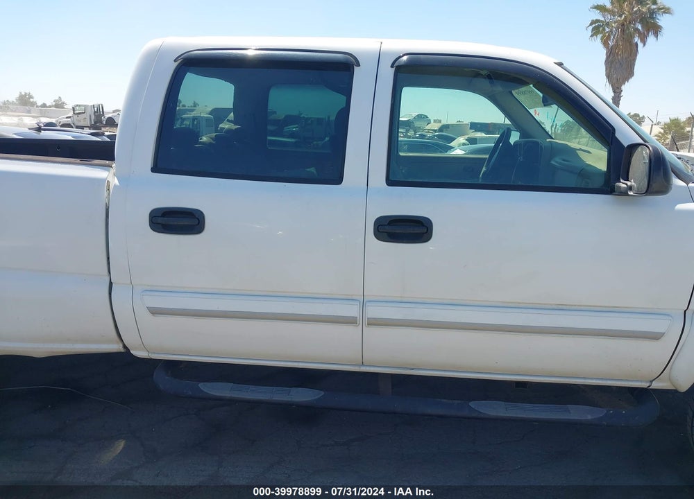 2005 CHEVROLET SILVERADO 2500HD LS VIN: 1GCHK23U95F932659