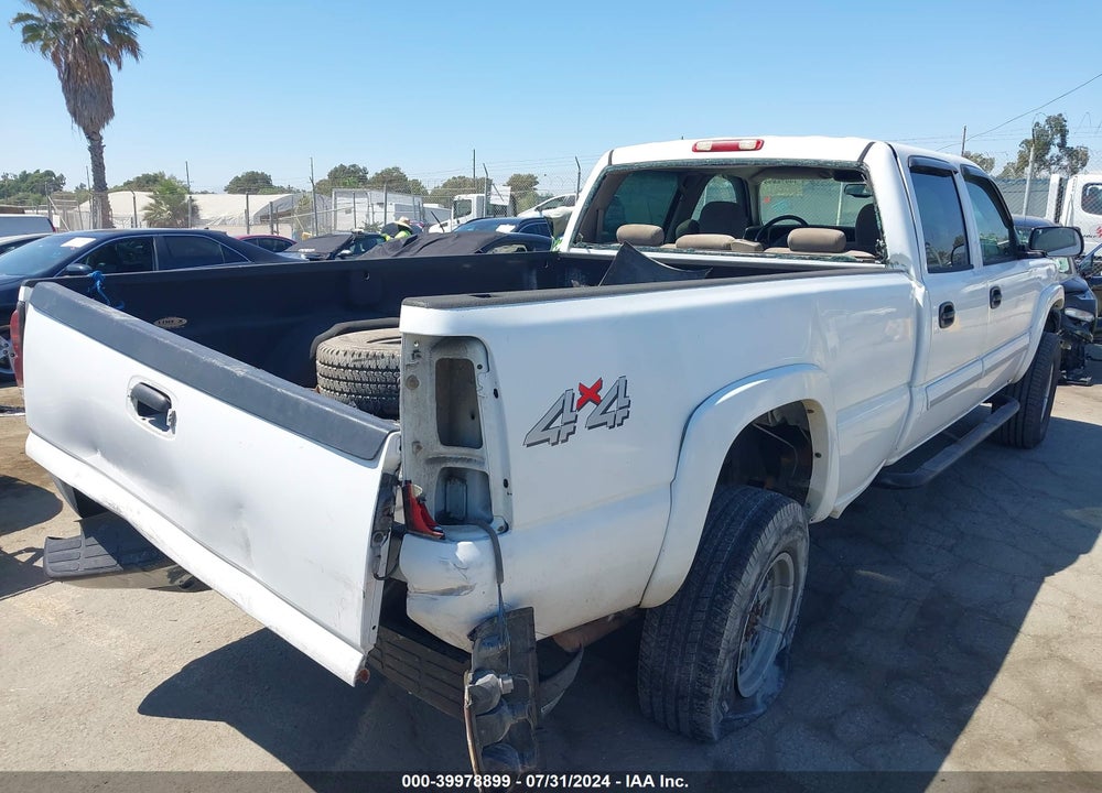 2005 CHEVROLET SILVERADO 2500HD LS VIN: 1GCHK23U95F932659
