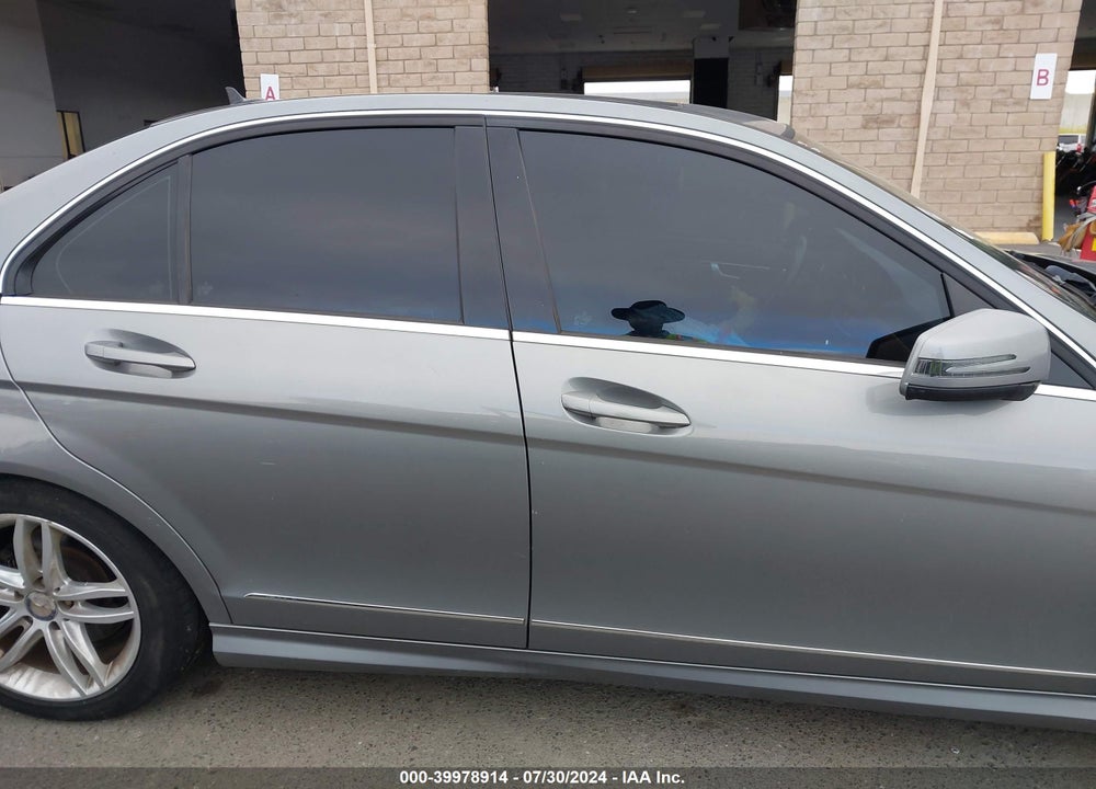 2012 MERCEDES-BENZ C 300 LUXURY 4MATIC/SPORT 4MATIC VIN: WDDGF8BB7CR225547