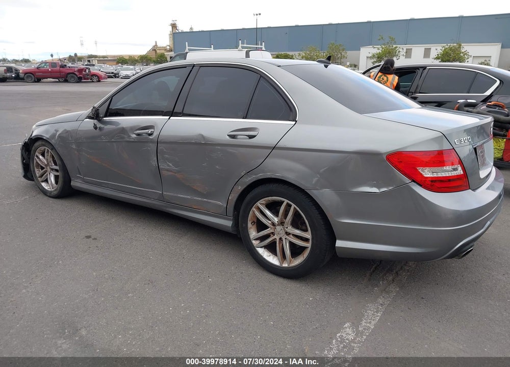 2012 MERCEDES-BENZ C 300 LUXURY 4MATIC/SPORT 4MATIC VIN: WDDGF8BB7CR225547